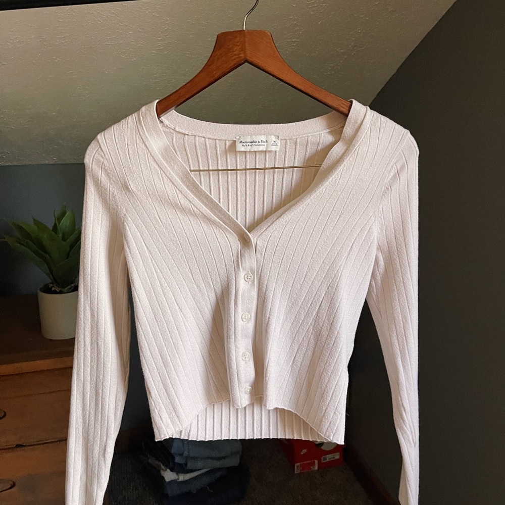 Abercrombie & Fitch button up sweater